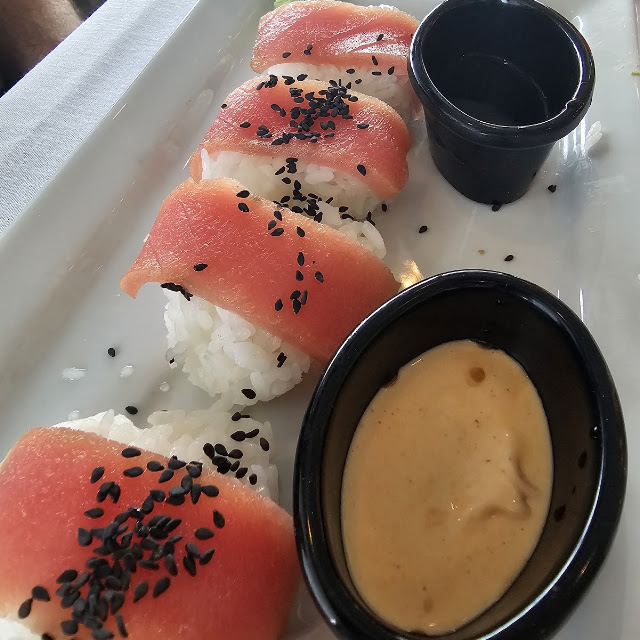 Tuna Sushi Roll