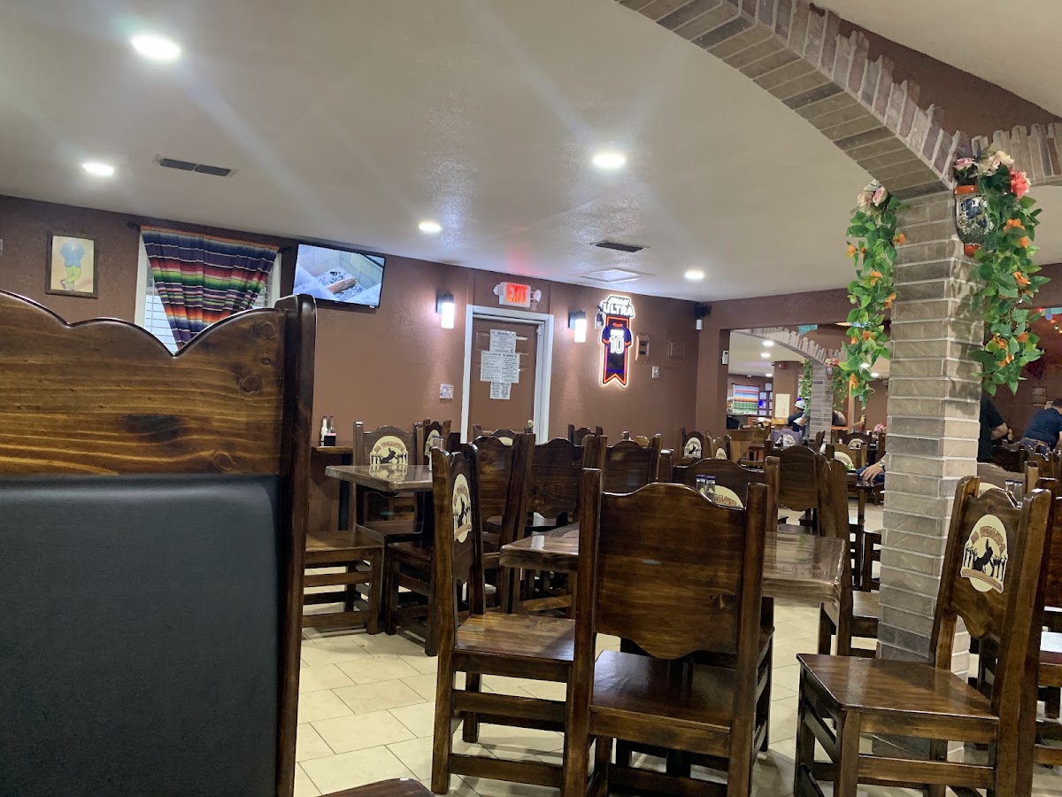 El Tenampa Mexican Grill y Bar
