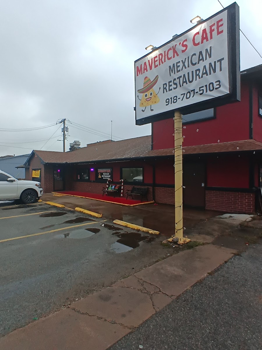 Maverick's Cafe