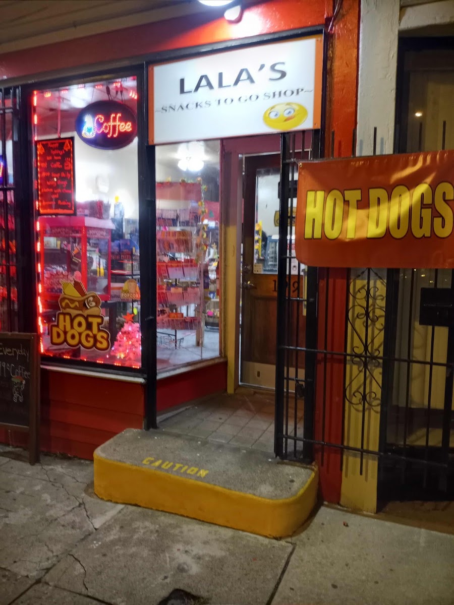 Lala's Snacks To Go Shop
