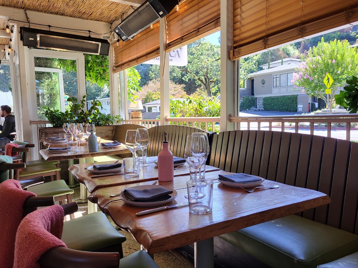 Tavola Rustica - Larkspur