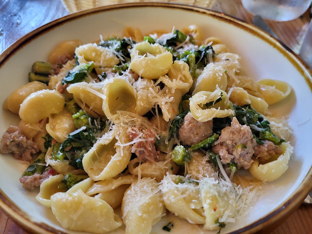 Tavola Rustica - Larkspur
