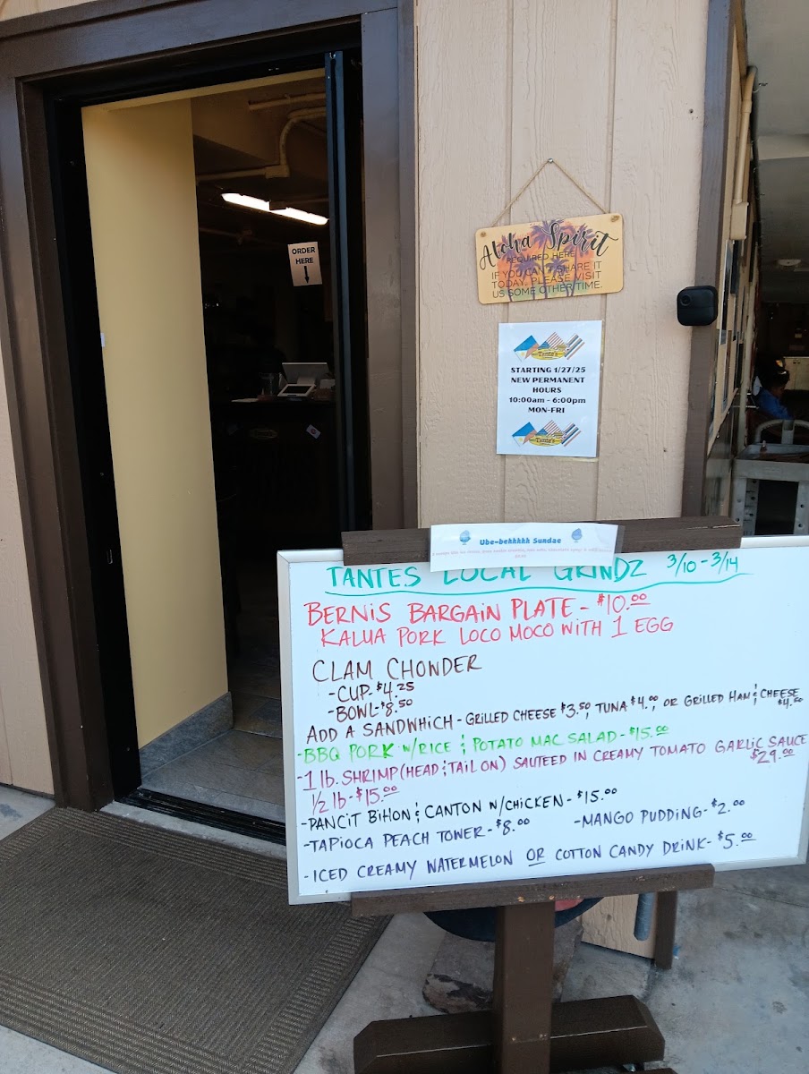 Tante's Local Grindz menu board