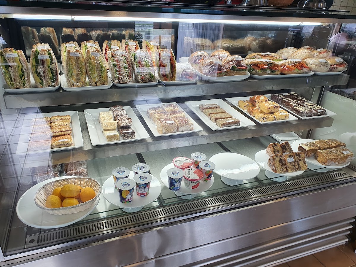 Cafe R n R
