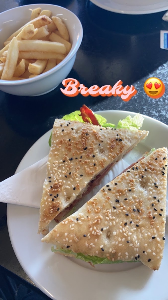 Cafe R n R