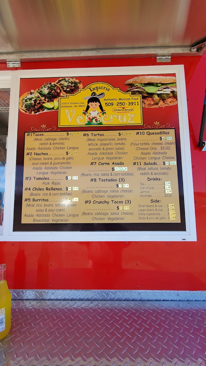 Taquería Veracruz menu board
