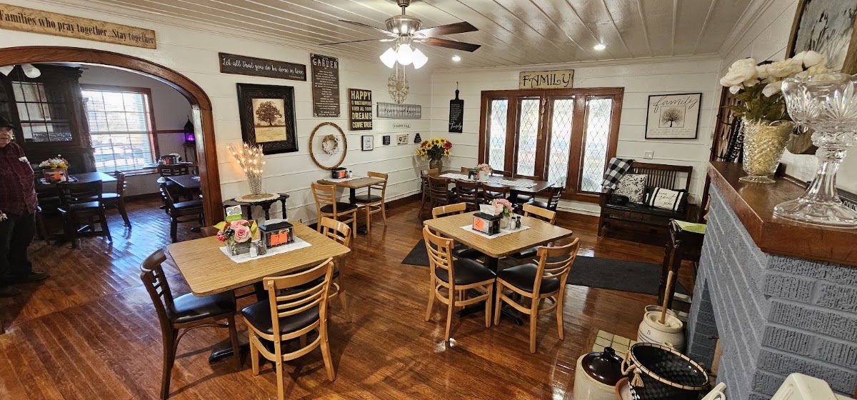Twin Oaks Family Restaurant