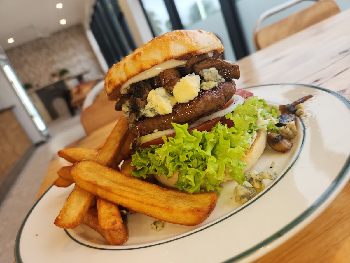 Cafe Bagel