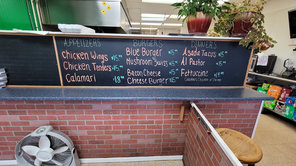 Cecy's Pizza menu board