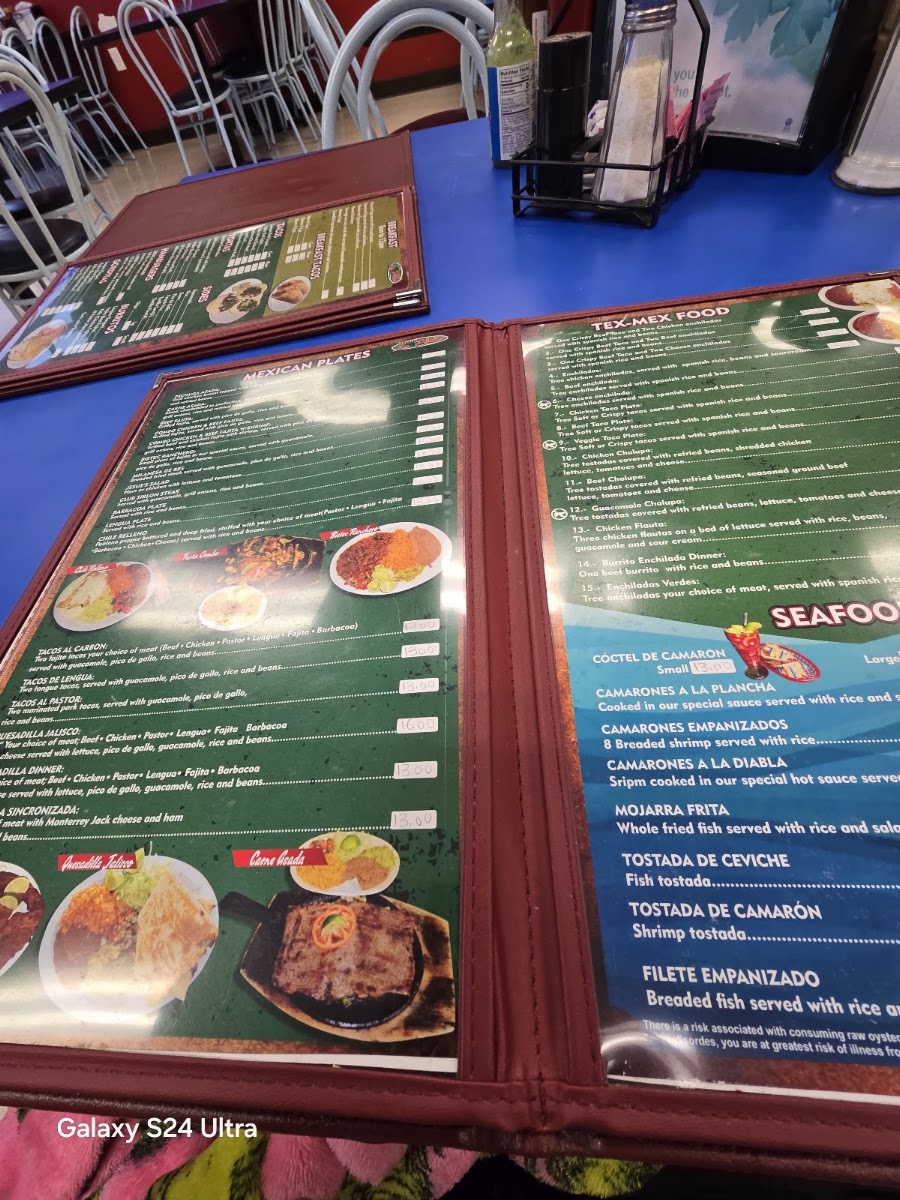 La Perla Taqueria menu board