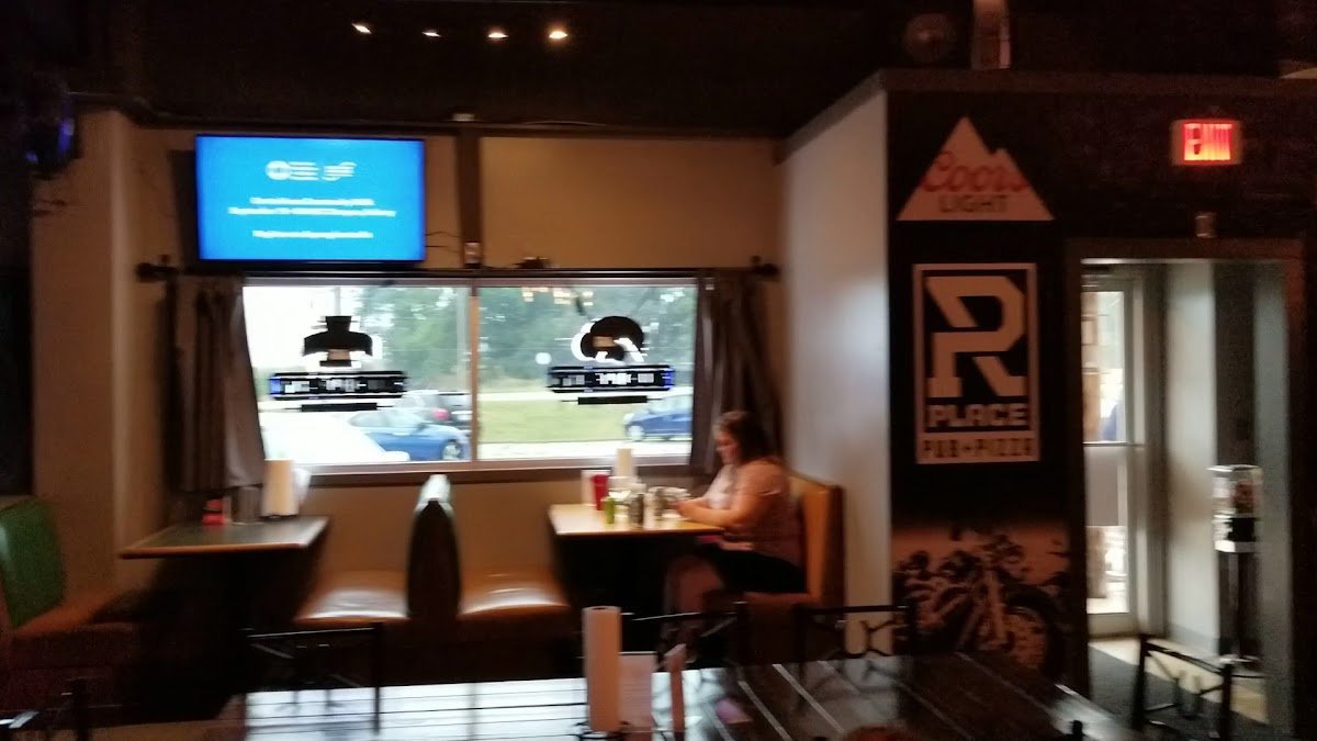 R Place Pub and Pizza