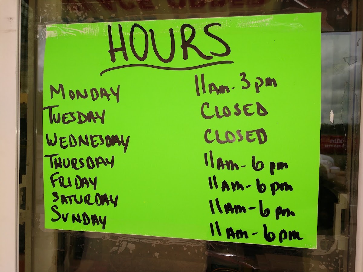 Tony’s Tacos menu board