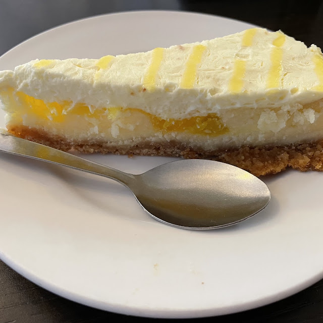 Lemon Curd Cheesecake Slice