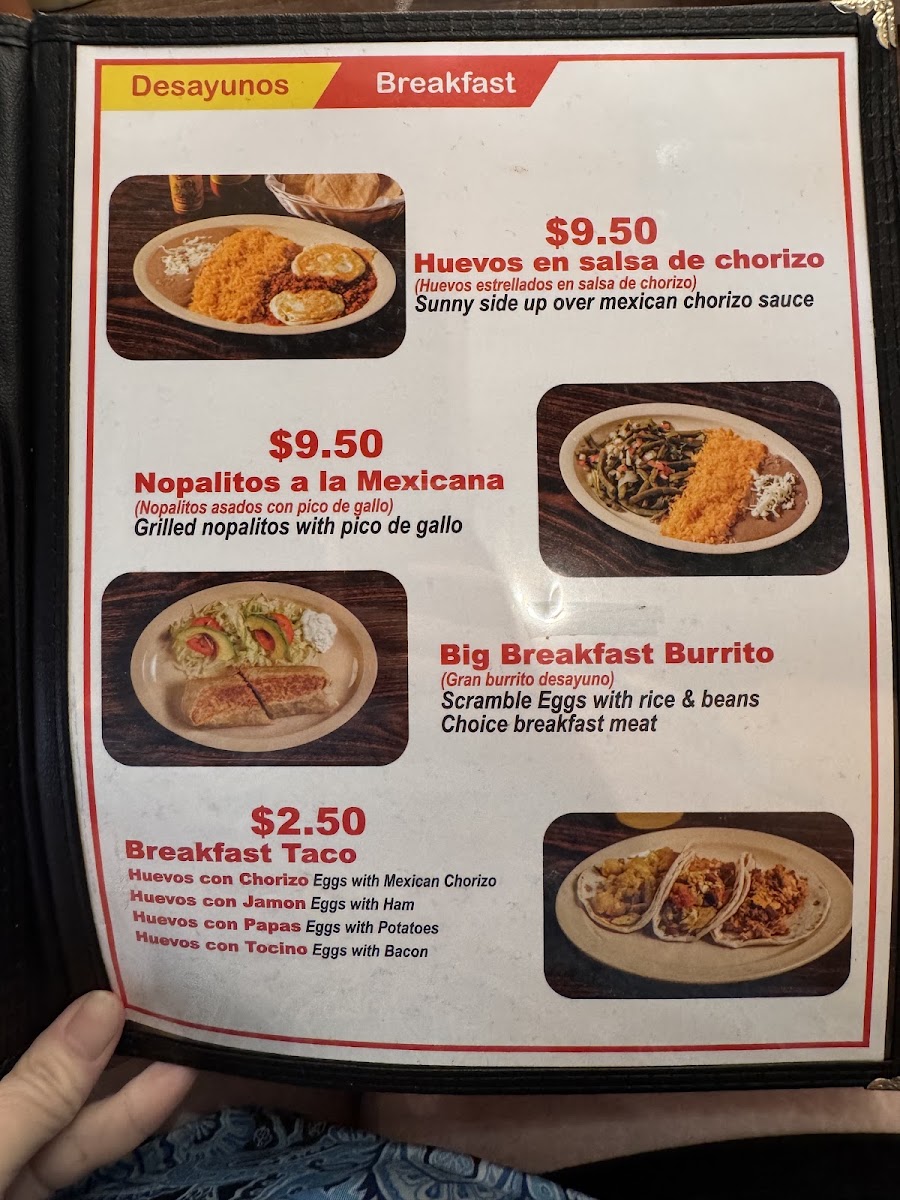 Birrieria Aguinaga menu board