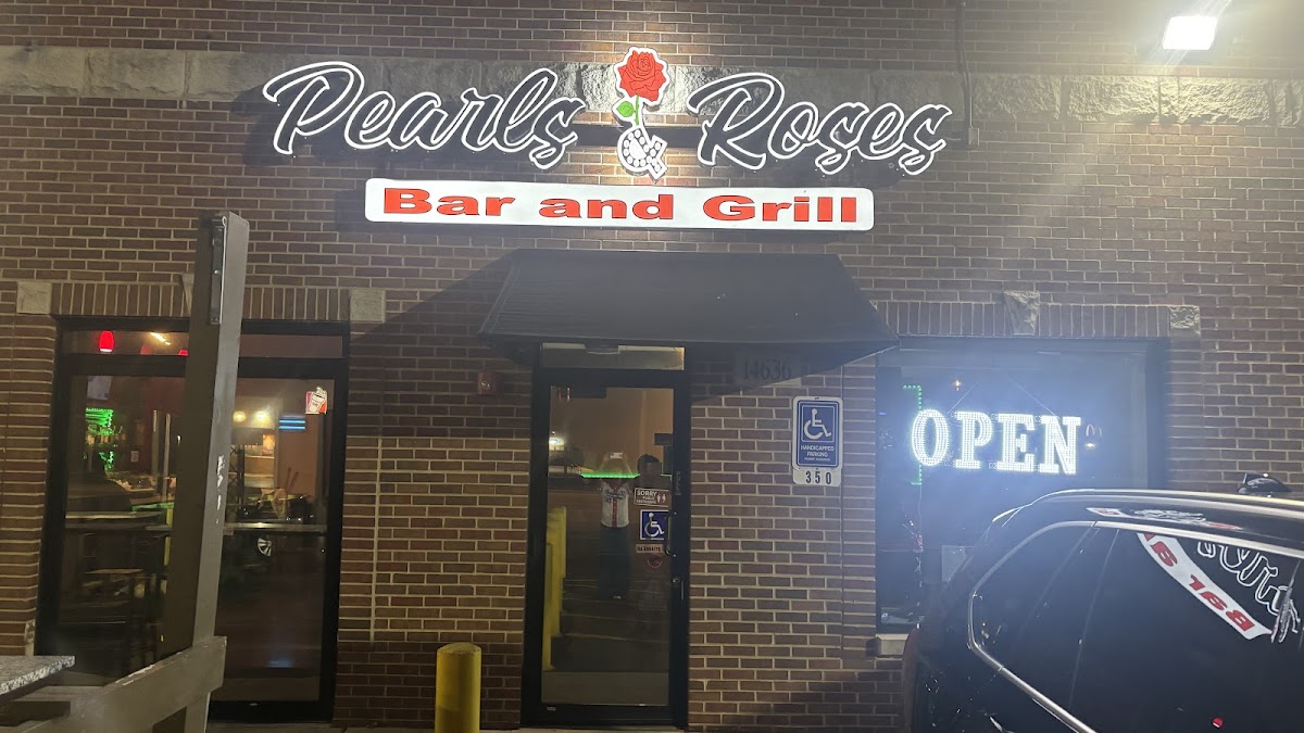 Pearls & Roses