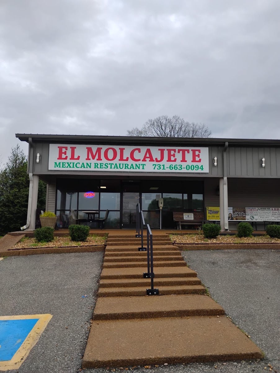 El Molcajete Mexican Restaurant