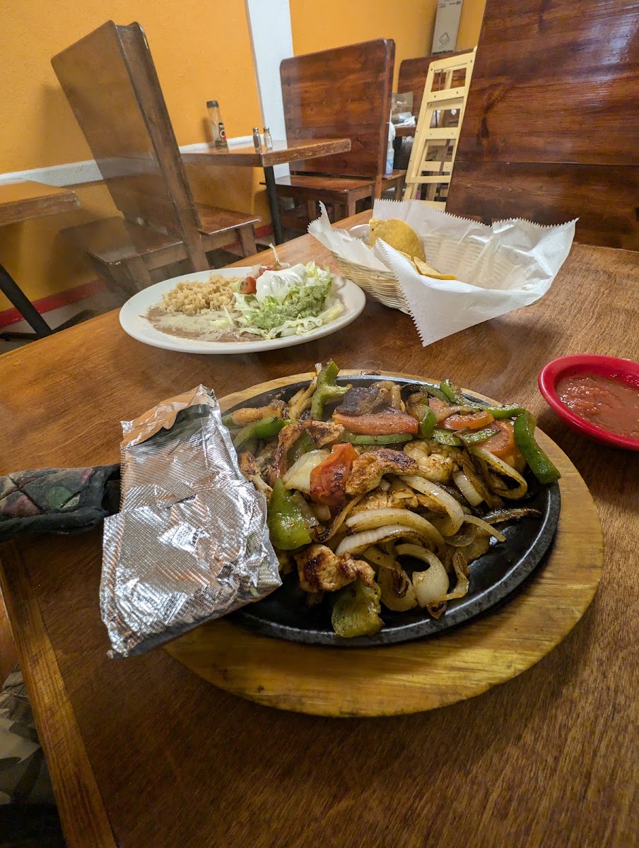 El Molcajete Mexican Restaurant