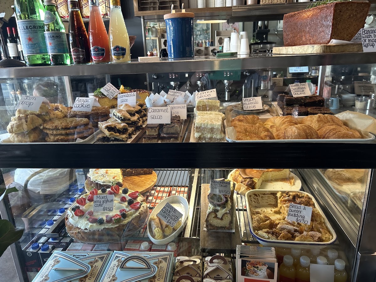 Shop Ate Cafe & Store