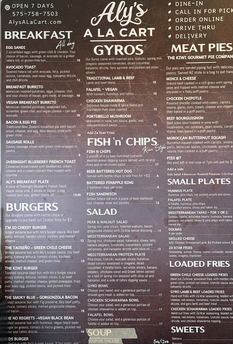 Aly's à la Cart menu board
