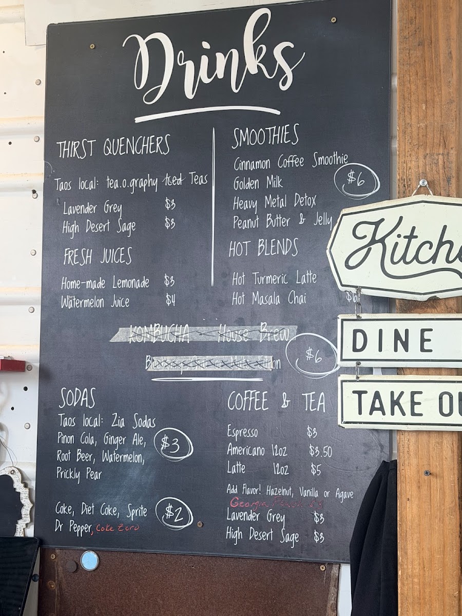 Aly's à la Cart menu board