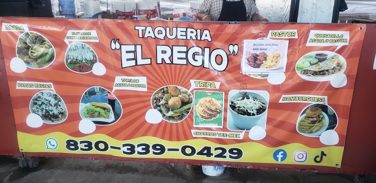 TAQUERÍA EL REGIO menu board