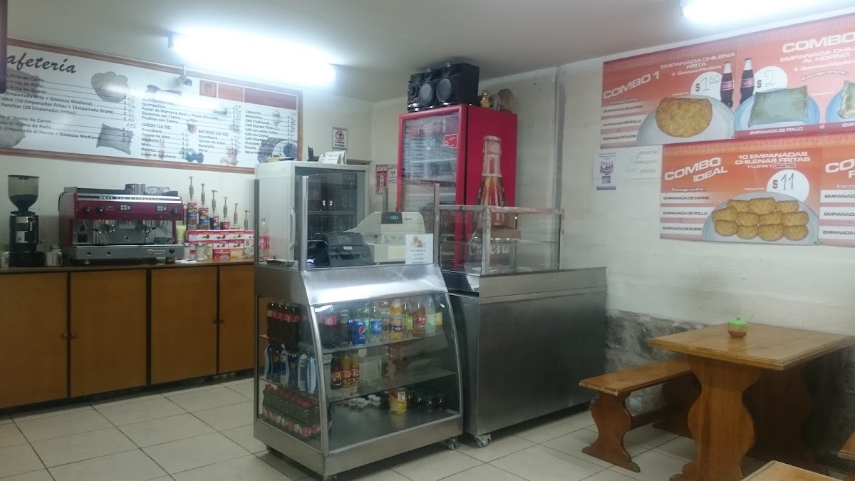 RAPIDITO EMPANADAS CHILENAS menu board