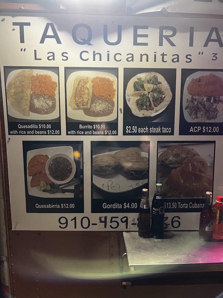 Taquería 'Las chicanitas' menu board