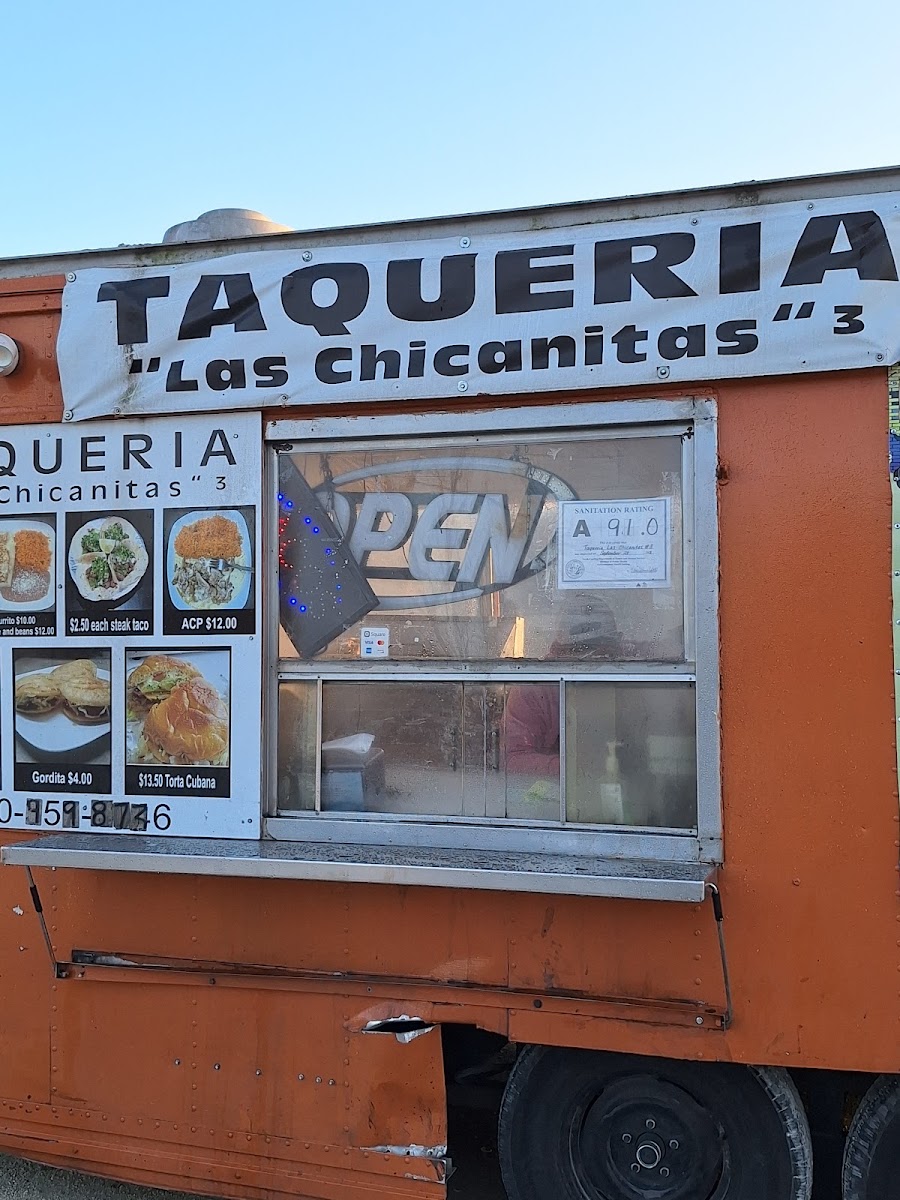 Taquería 'Las chicanitas'