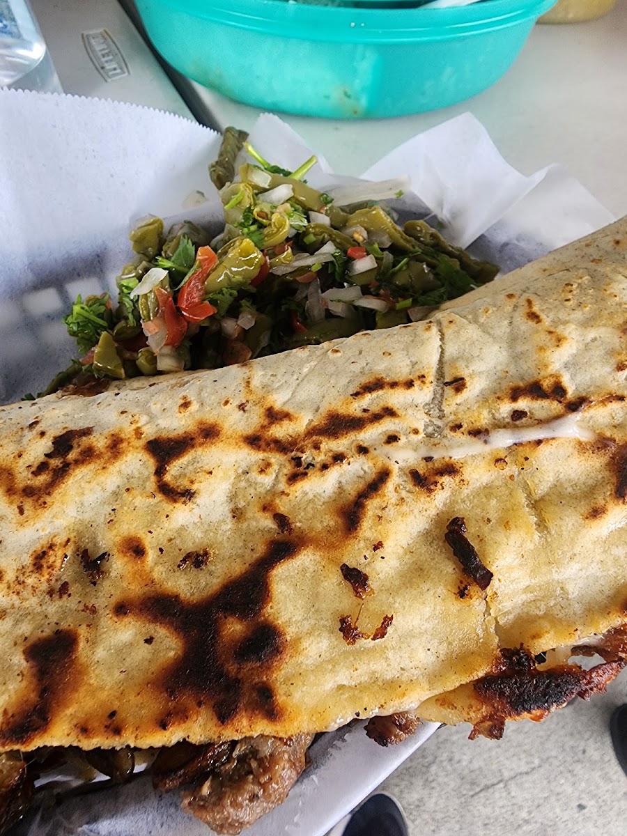 Menudo Y Quesadillas