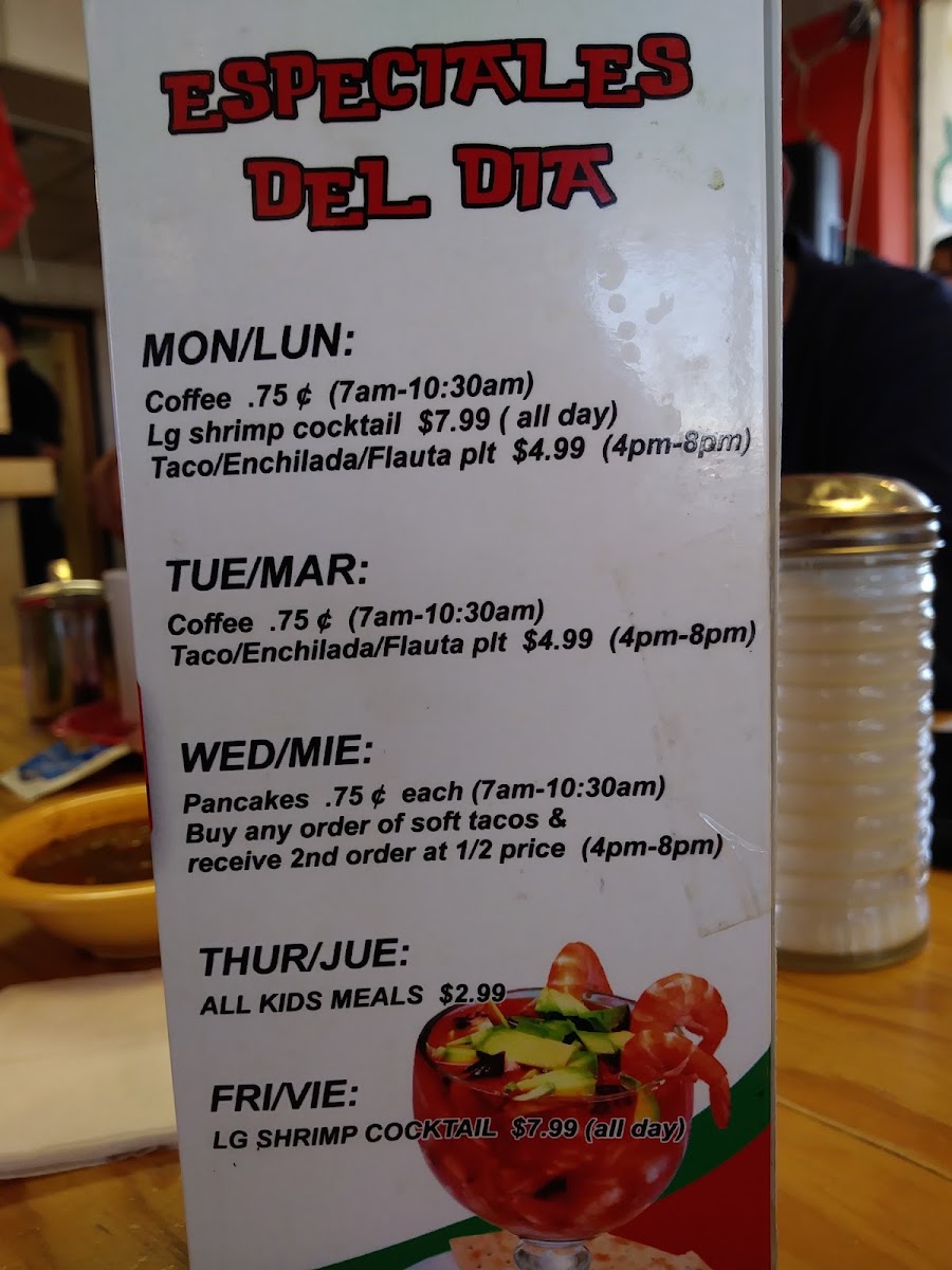 El Crucero Restaurant menu board
