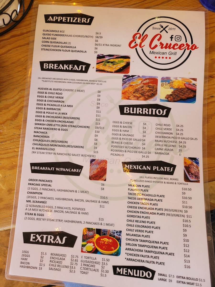 El Crucero Restaurant menu board