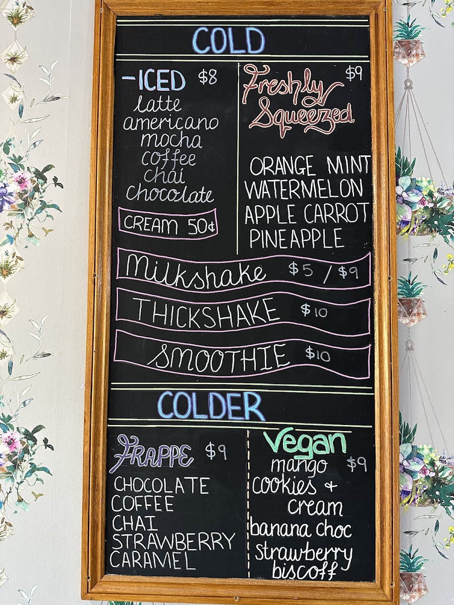 Noddy's Cakes & Cafe menu board