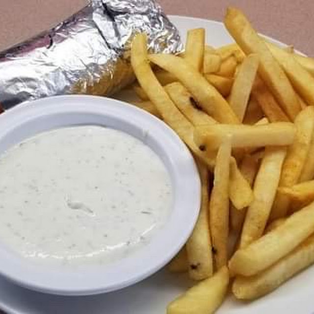 Housemade Chips Tzaziki Sauce