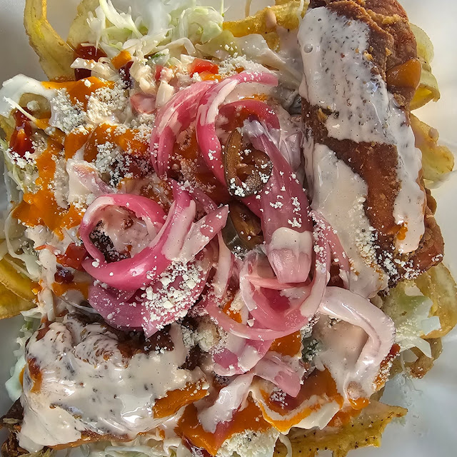 Pollo Con Tajadas