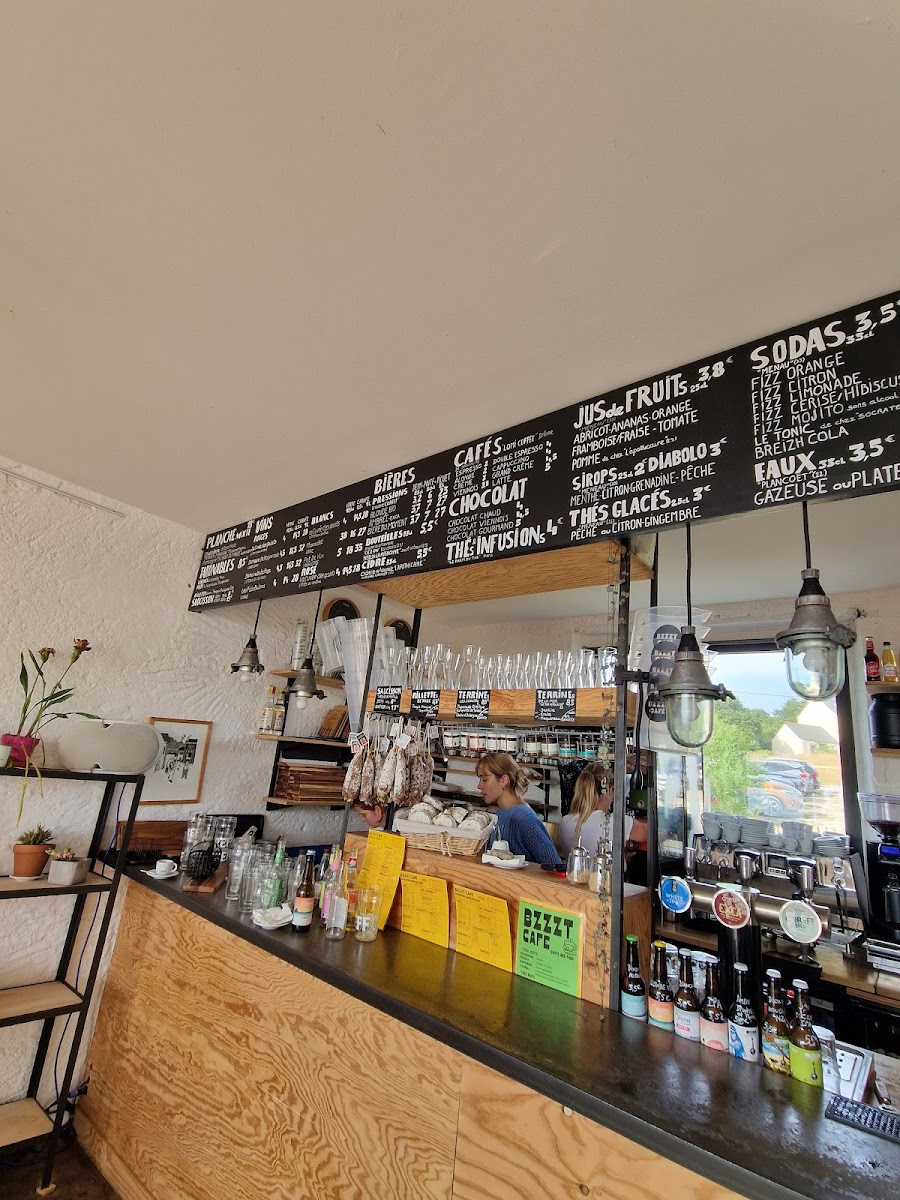 Bzzzt Café