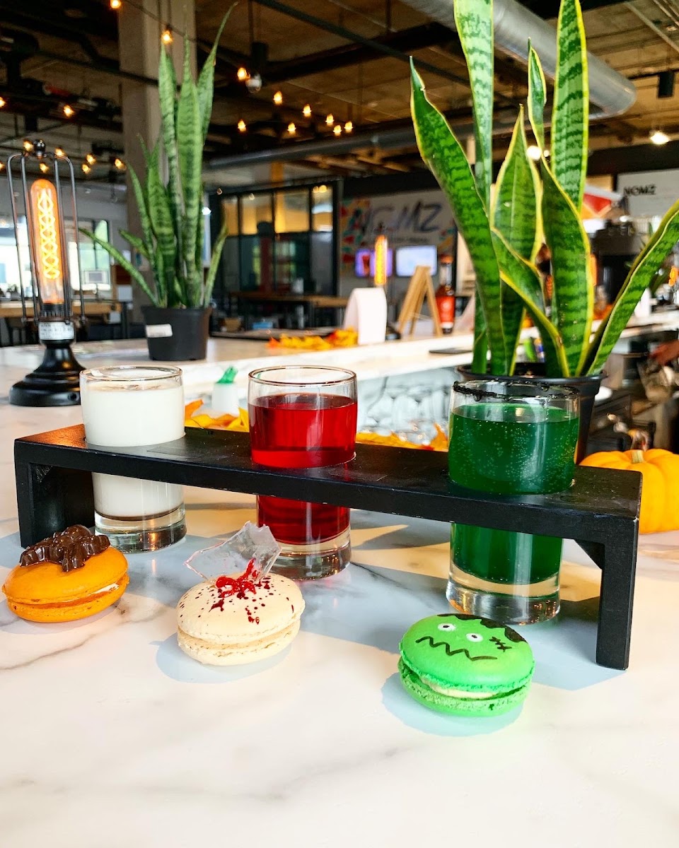 NOMZ - Restaurant & Bar - Akron, OH