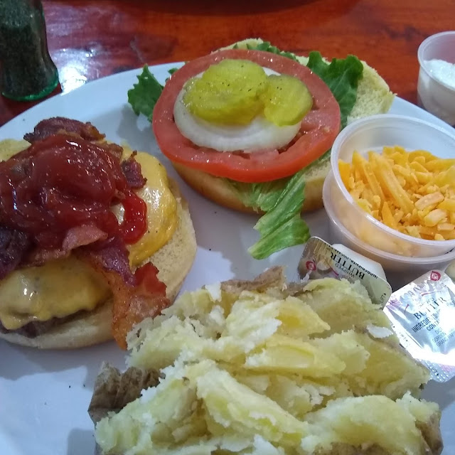 Single Bacon Cheeseburger Deluxe
