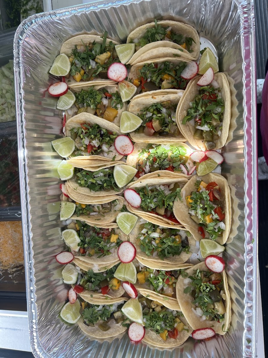 Taqueria Los jefes food truck