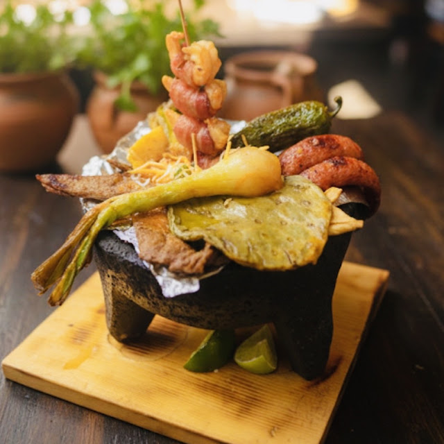 El Cantina Especial Molcajete