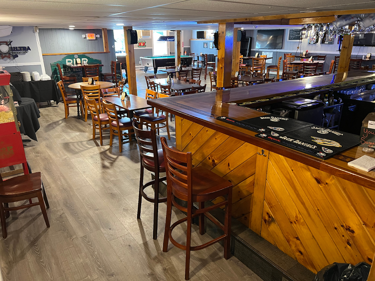 JJ Goodwins Restaurant & Sports Pub