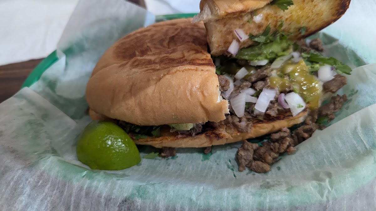 El Michoacano Tienda y Taqueria