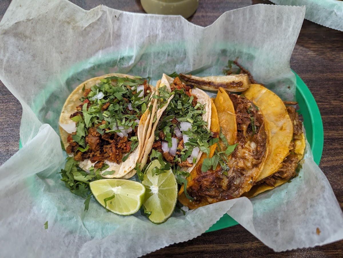 El Michoacano Tienda y Taqueria