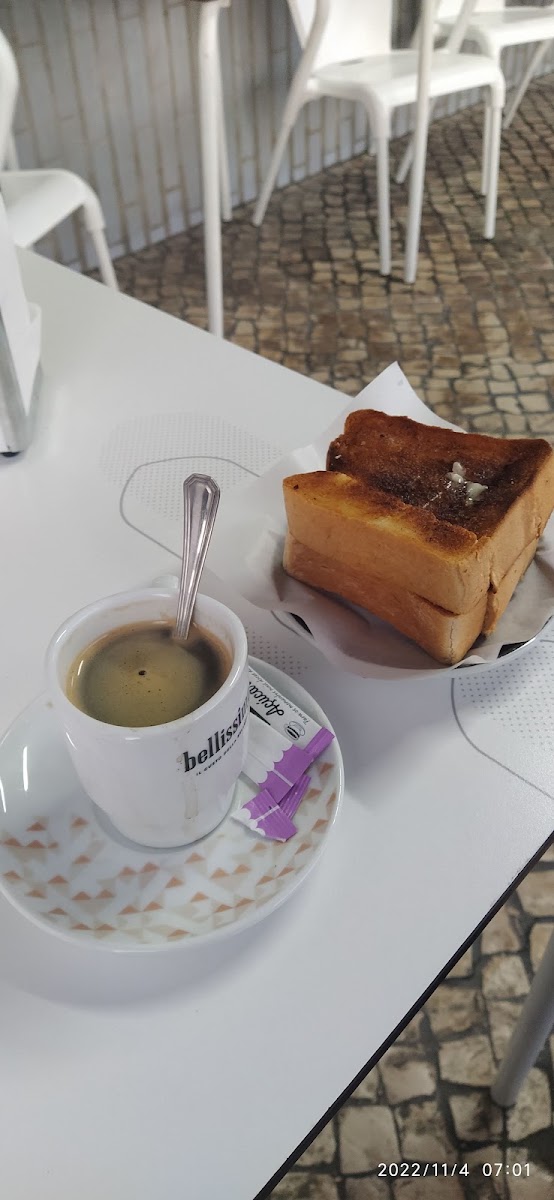 Café e Pão Quente Lis Doce