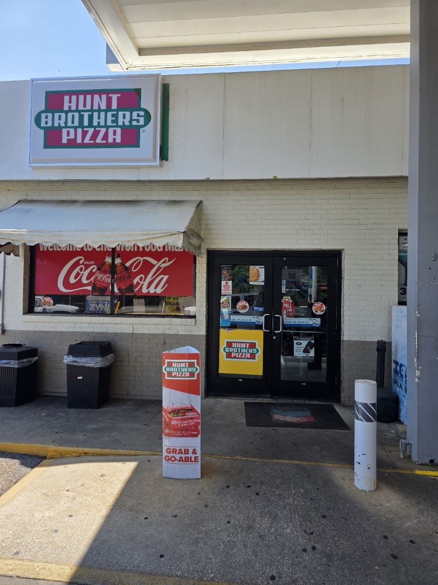 Hunt Brother's Pizza
