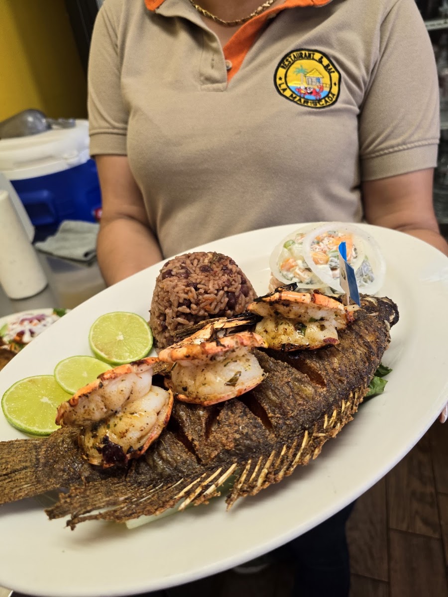 La Mariscada Restaurant & Bar