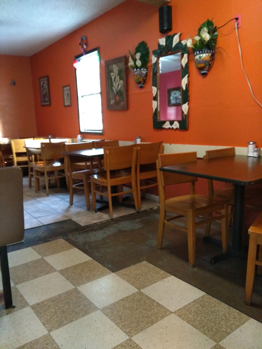 El Azteca Restaurant