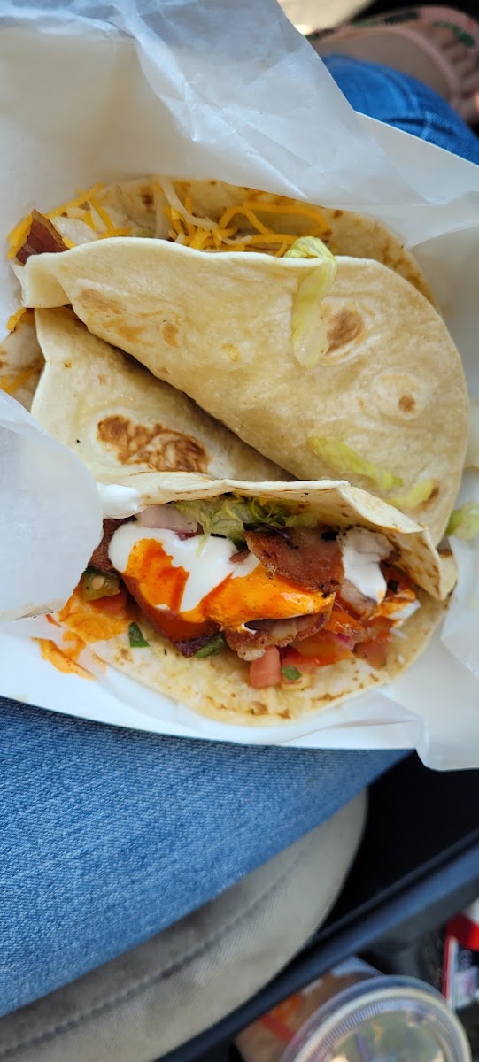 B’s Tacos & More