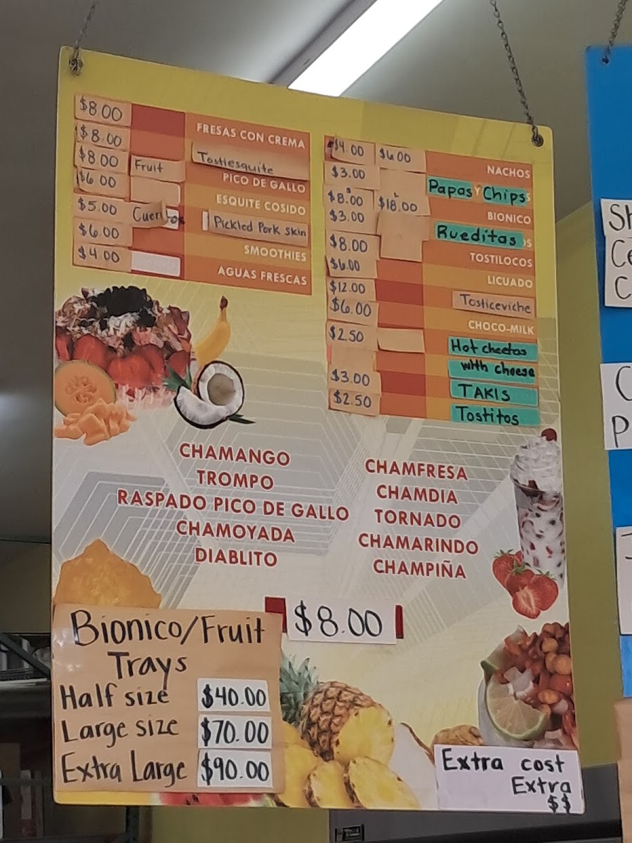 Raspados Las Piñas menu board
