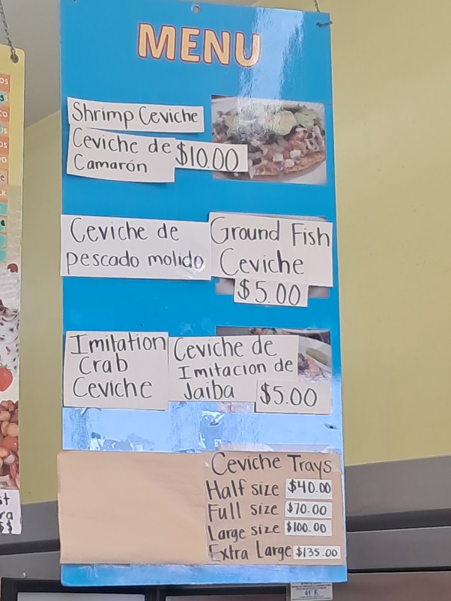 Raspados Las Piñas menu board