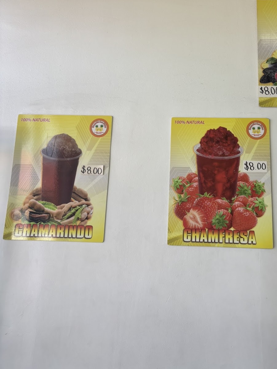 Raspados Las Piñas menu board